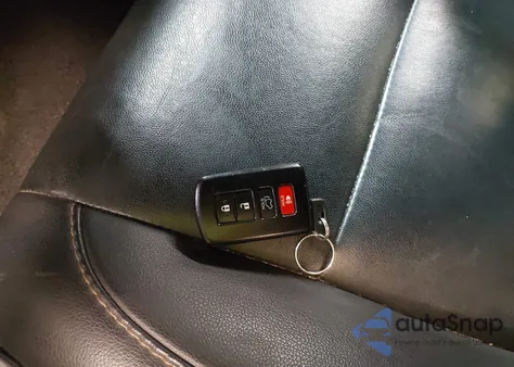 2019 Toyota Highlander Xle from USA, damaged, VIN 5TDJZRFH4KS629952